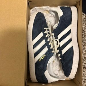 Adidas gazelle 8.5 navy